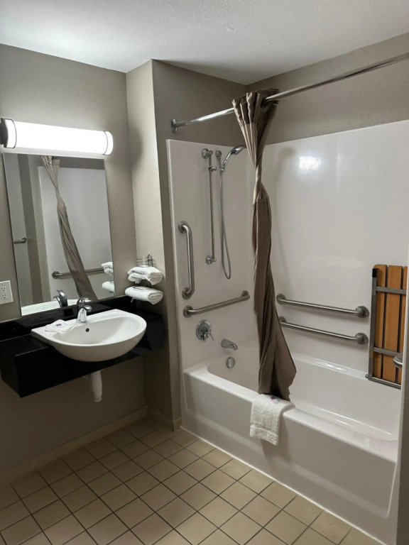 Motel 6-Greensboro, NC - Airport