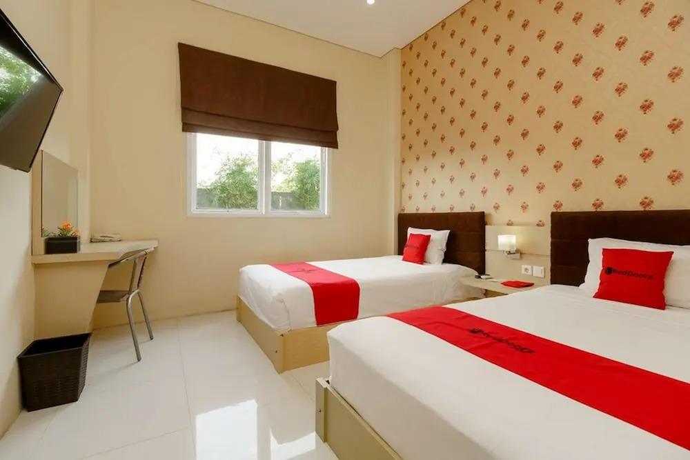 Surya Lombok Hotel by RedDoorz