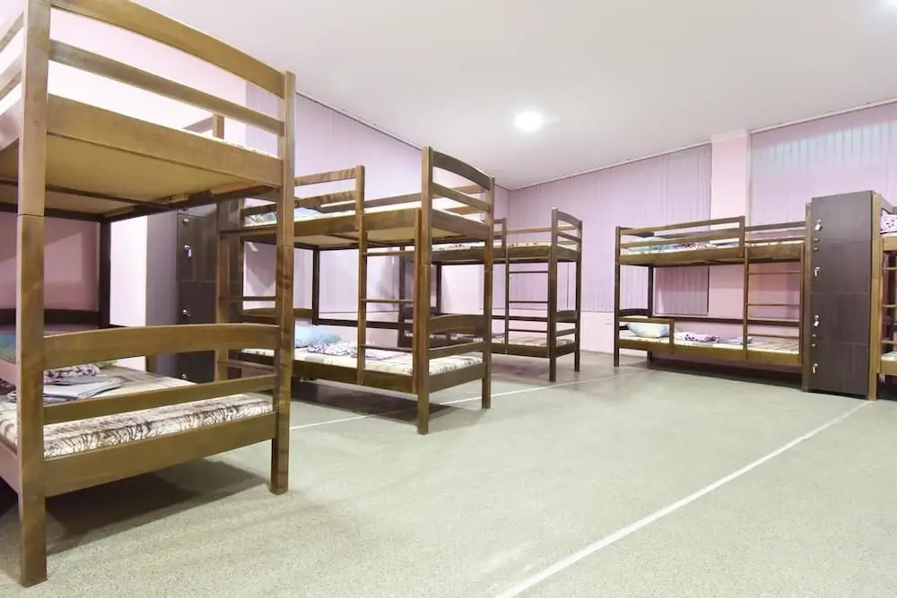 Green Hostel And Tours