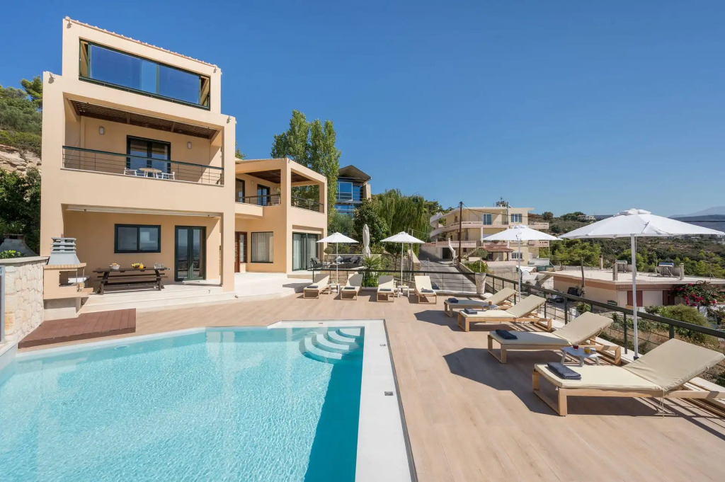 Villa City View - Heated Pool & Gym & Sauna - Majestic views - 5 min drive from center