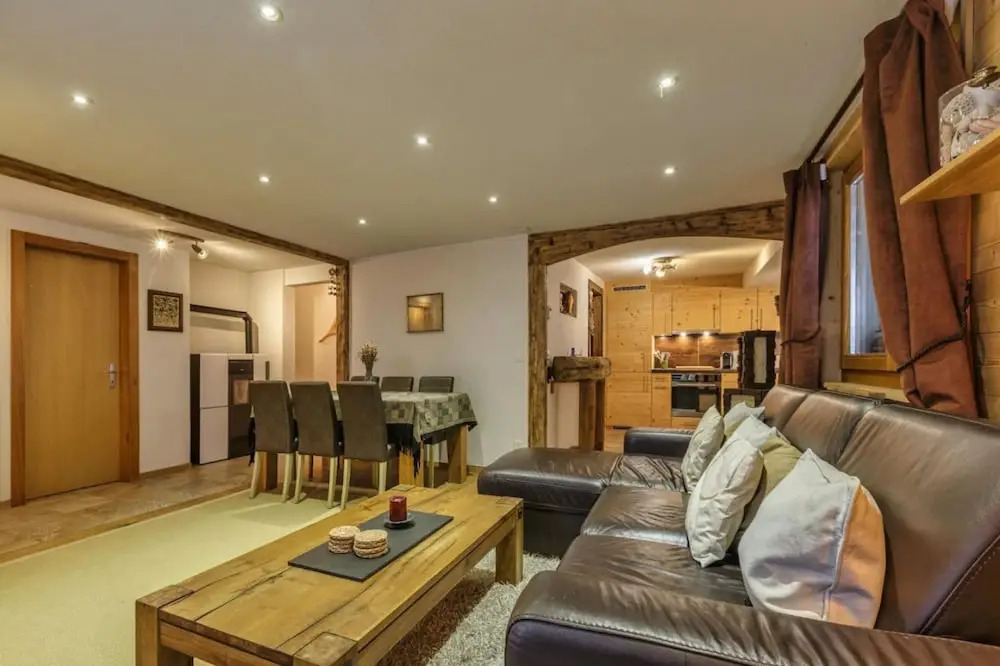 Beautiful Apartment Under Owners Chalet