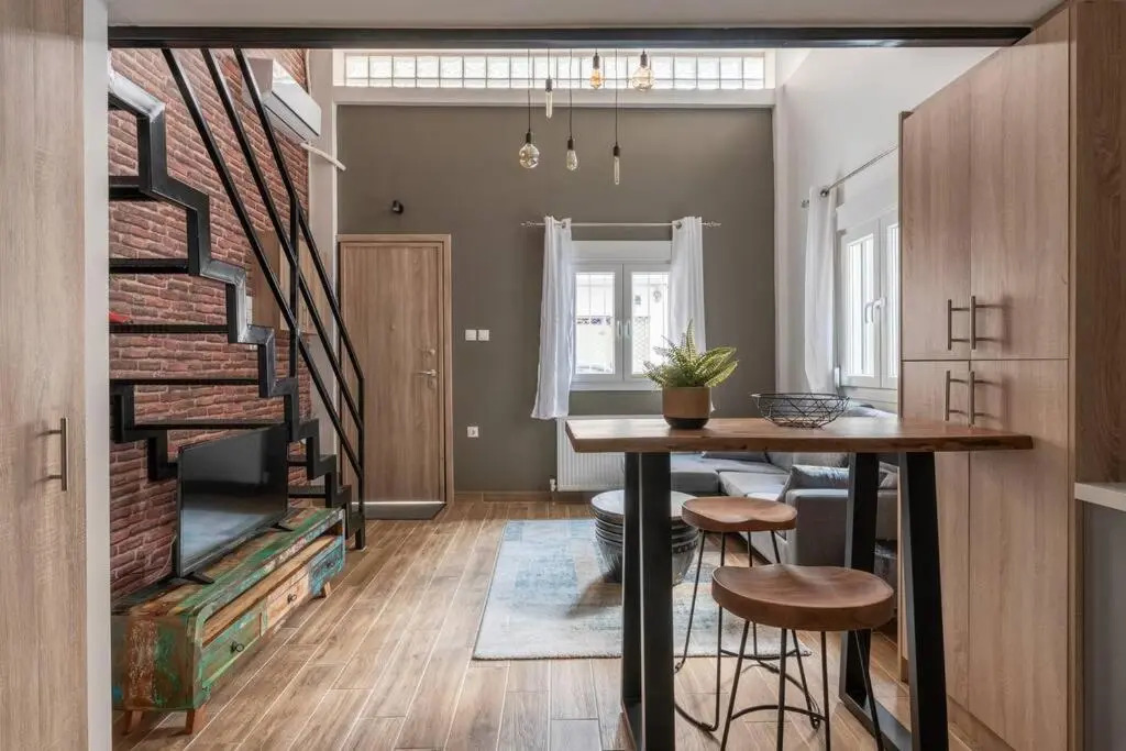 Industrial Loft near Seaside W 200Mbps