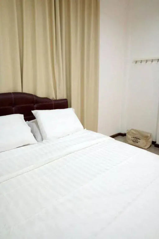Ban Rub Lom Pool Villa 3 difference villas