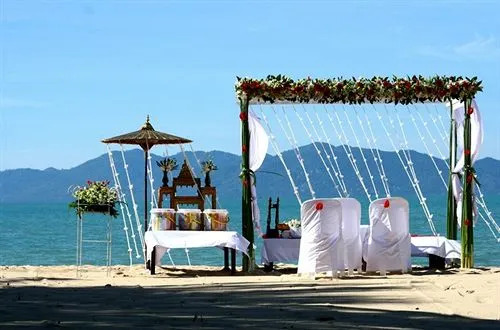 Hutcha Resort