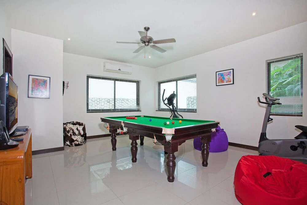 Villa Morakot 6 Bed Classy Property with In House Chef