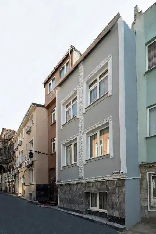 Carvan Sui̇t