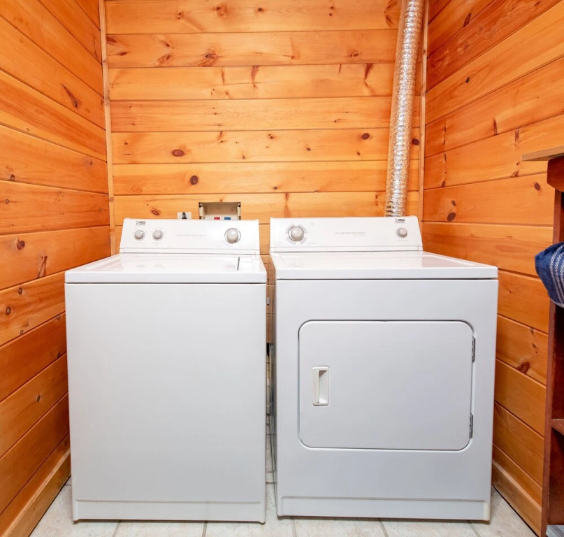 Heavenly Escape Crossing Resort Cabin w Hot Tub Arcade Games and More