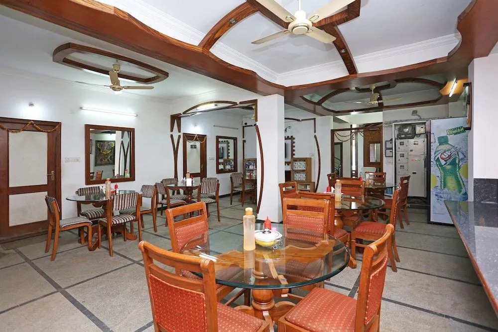 OYO 8932 Delight Inn Gachibowli