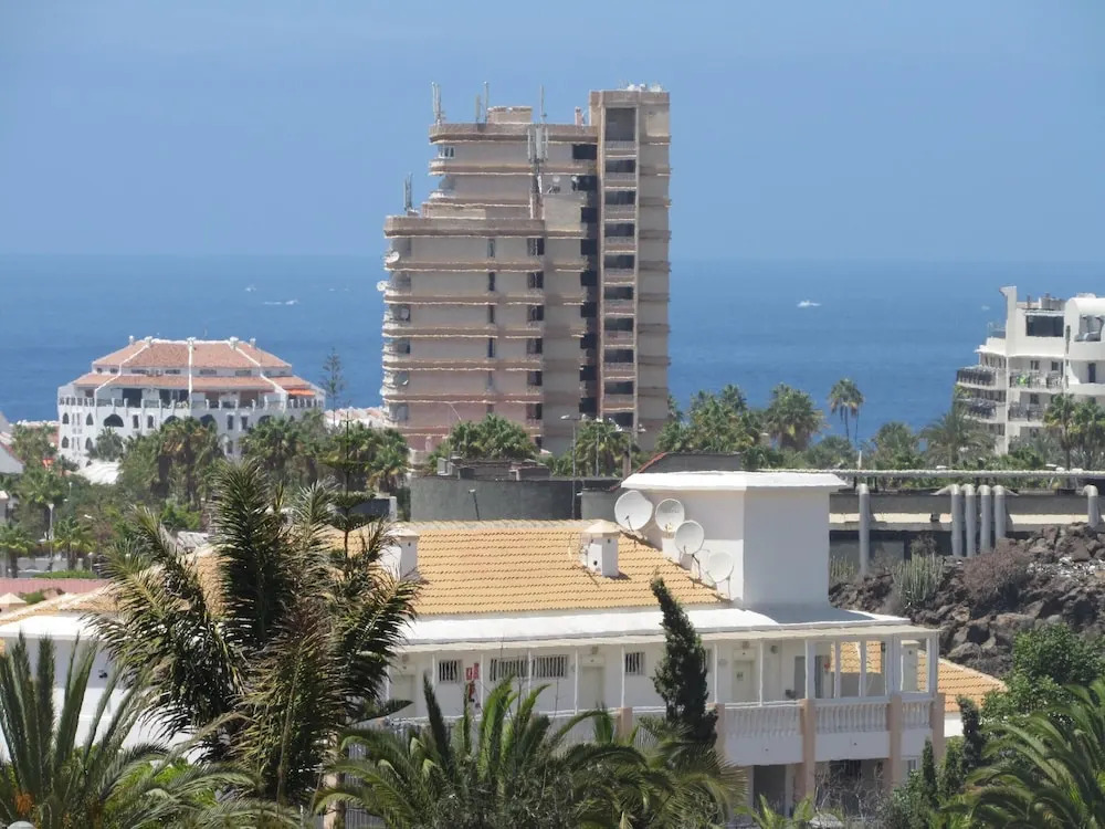 Apartment with One Bedroom in Playa de las Americas, with Pool Access, Furnished Balcony And Wifi - 500 M From the Beach