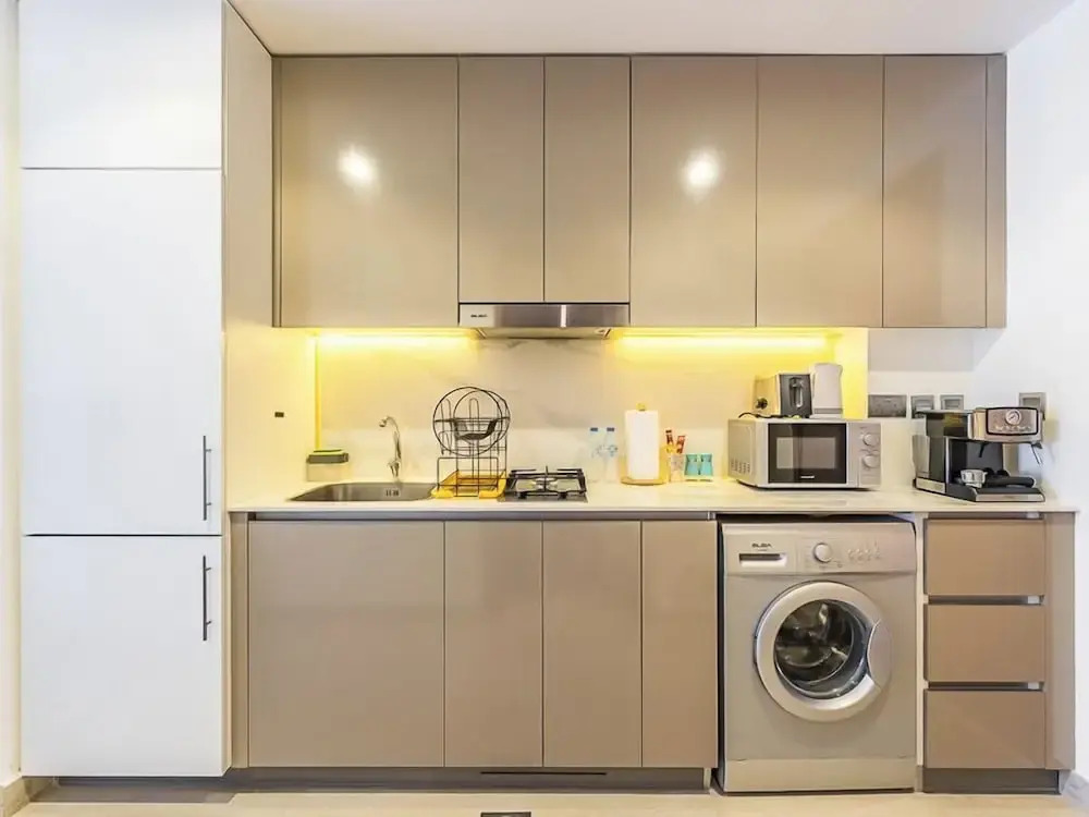 Relaxing Studio Retreat in Vibrant Meydan City,