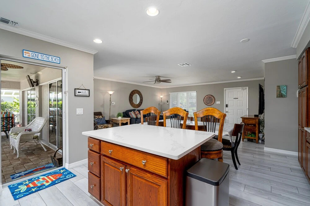 Barefoot Hideaway, With Spa And Pool 3 Bedroom Home by RedAwning