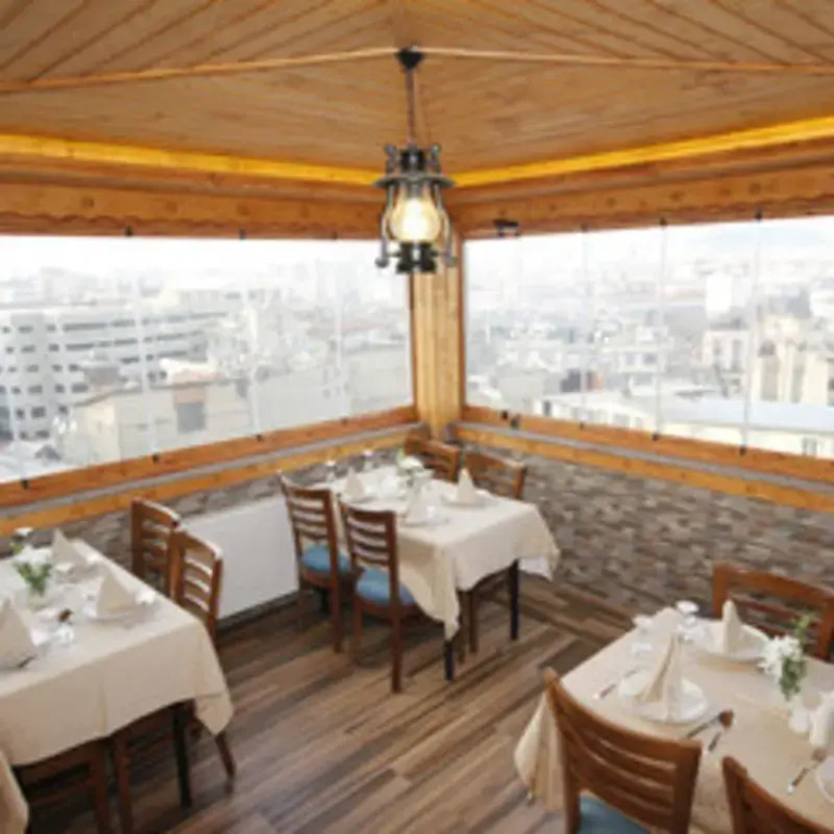 Met Gold Hotel