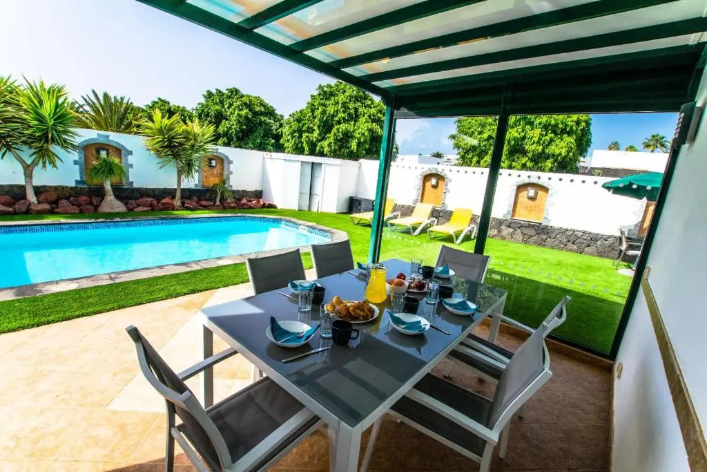 Villa Los Arcos - LH160 By Villas Now Ltd