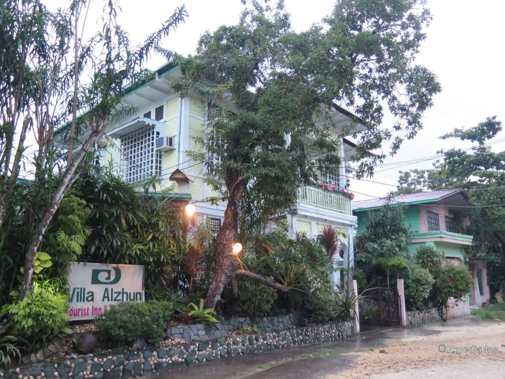 Villa Alzhun Tourist Inn and Restaurant