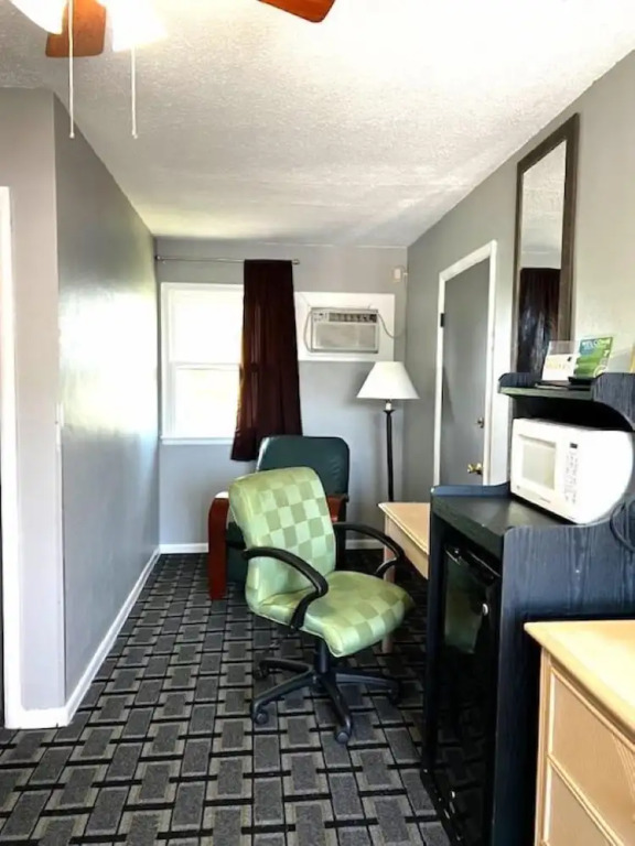 Hawkeye Motel