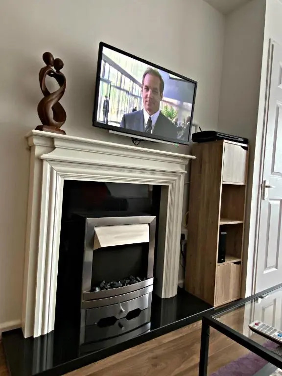 Serviced Apartment Bristol One-Bedroom Southmead Hospital MOD Airbus