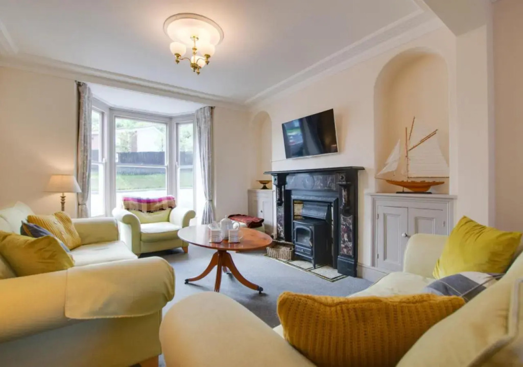 4 Bed in New Quay oc-bow272