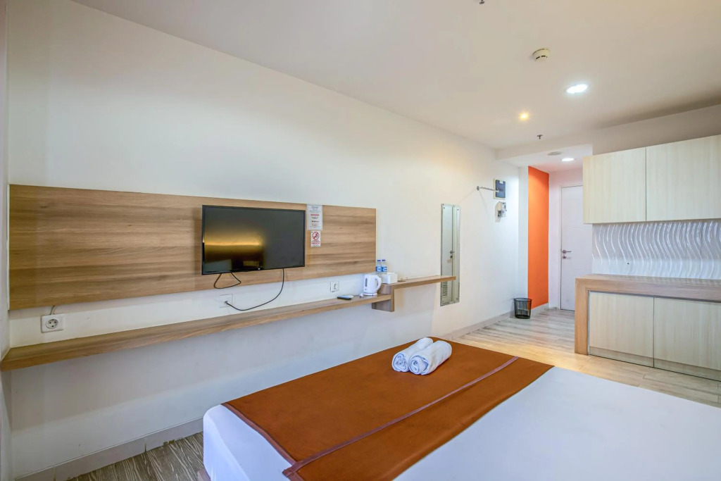 Skyland Sentul Tower Apartment