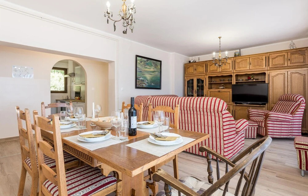 Beautiful Apartment in Opatija With 4 Bedrooms and Wifi