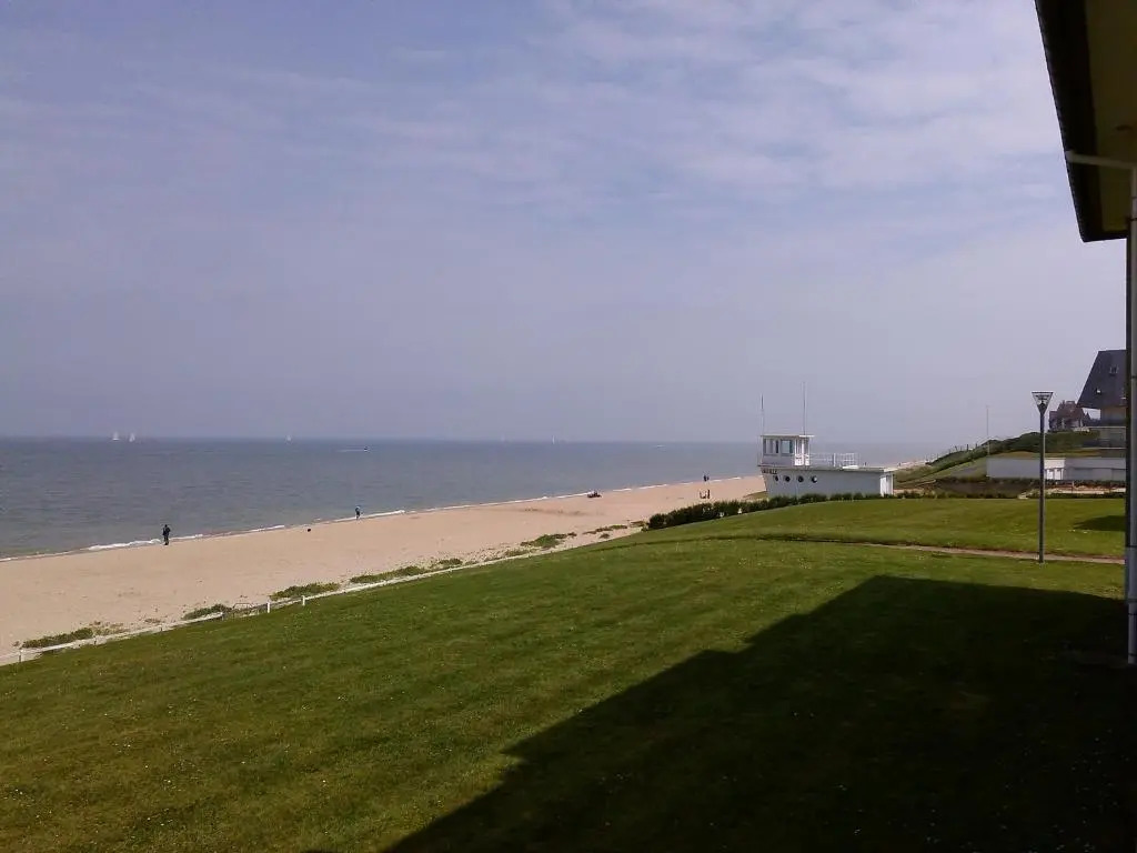 57 M2 LES PIEDS DANS l EAU Cabourg