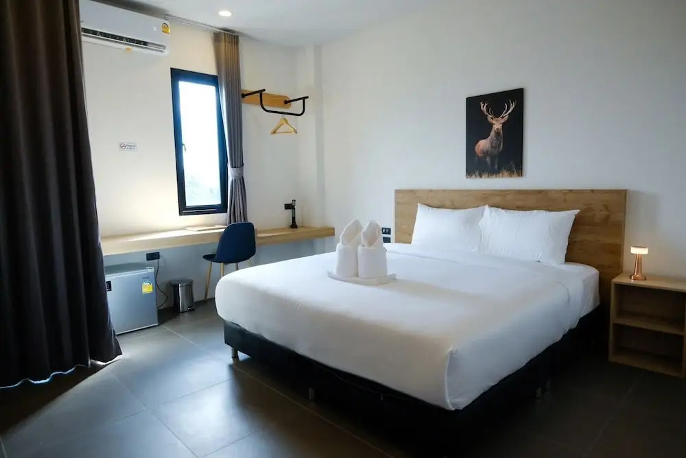 Double J Hotel