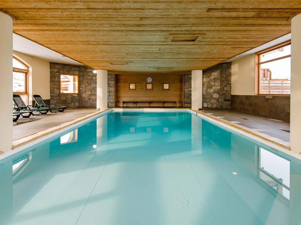 Spacious Apartment 500 m. From the Slopes of Les Sybelles
