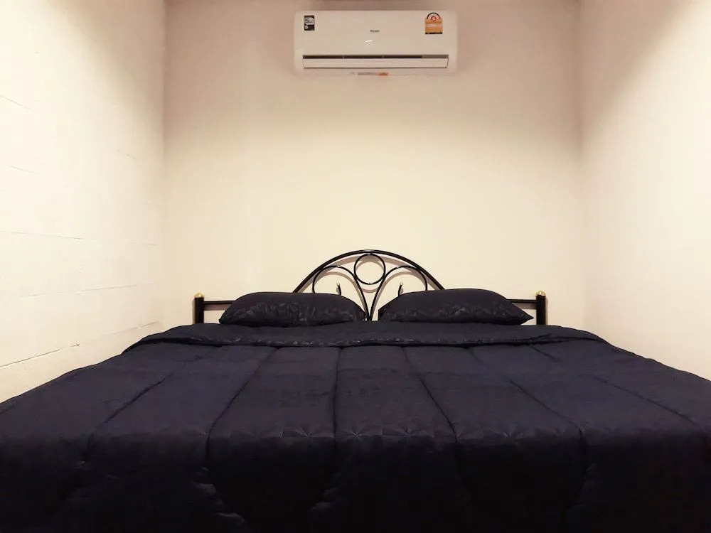 P & T Guesthouse