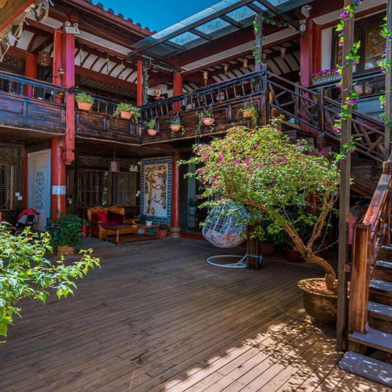Yi Tu Stage Inn