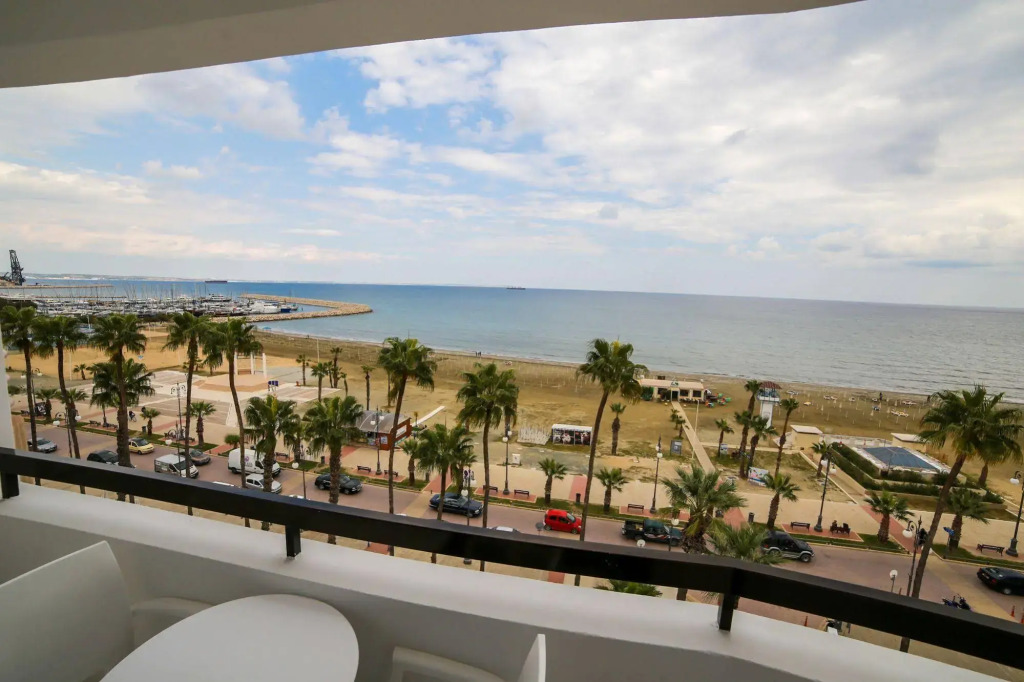 Les Palmiers Beach Boutique Hotel & Luxury Apartments