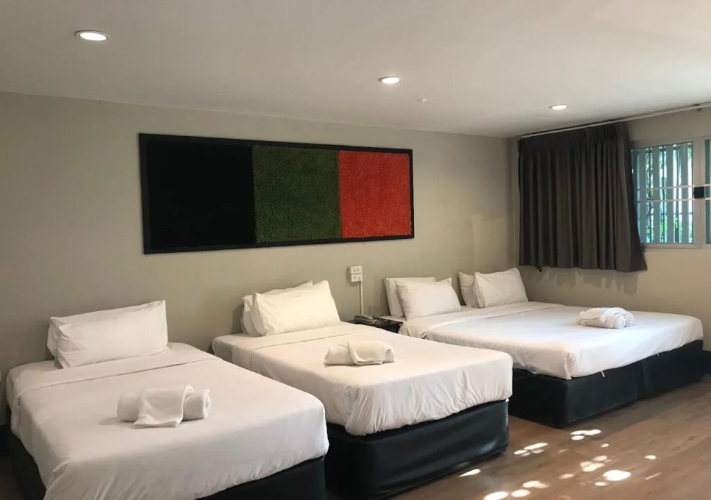 Paragon Inn