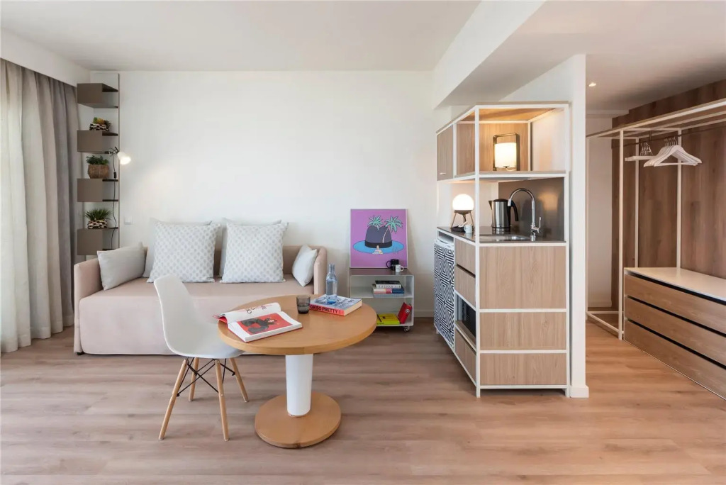 Отель Innside by Meliá Alcudia