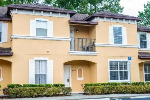 Regal Oaks Getaway