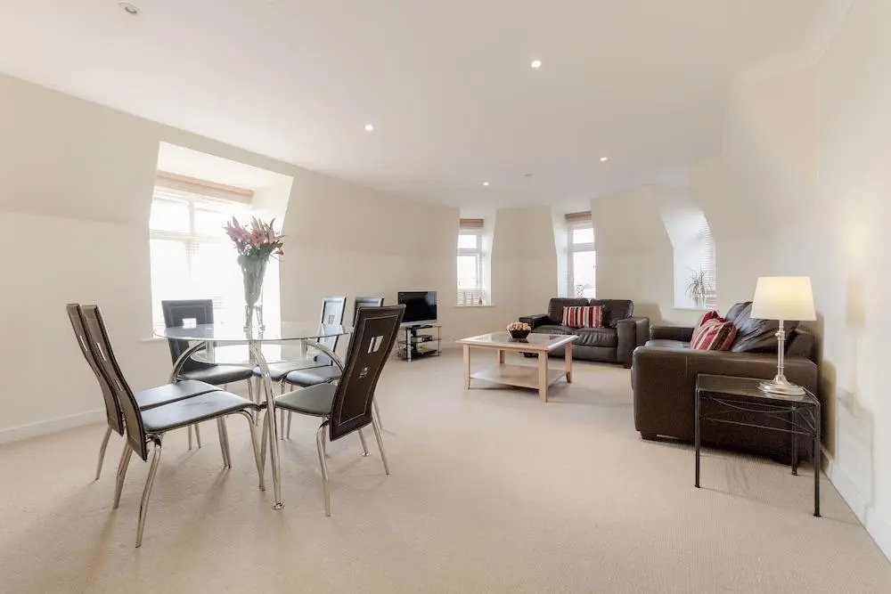 Roomspace Serviced Apartments - Royal Swan Quarter