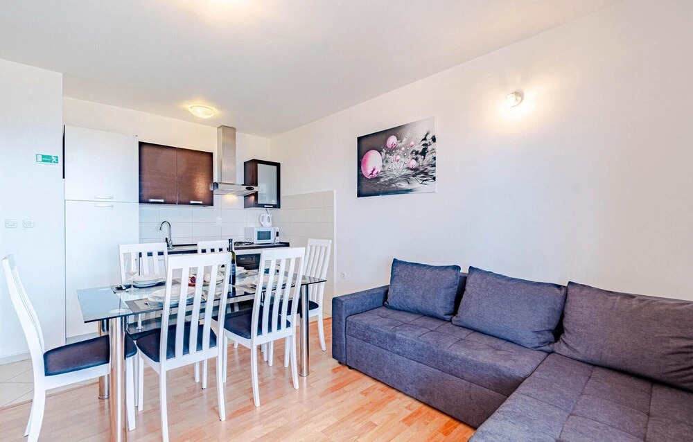 Beautiful Home in Prizba With Wifi, 2 Bedrooms and Outdoor Swimming Pool