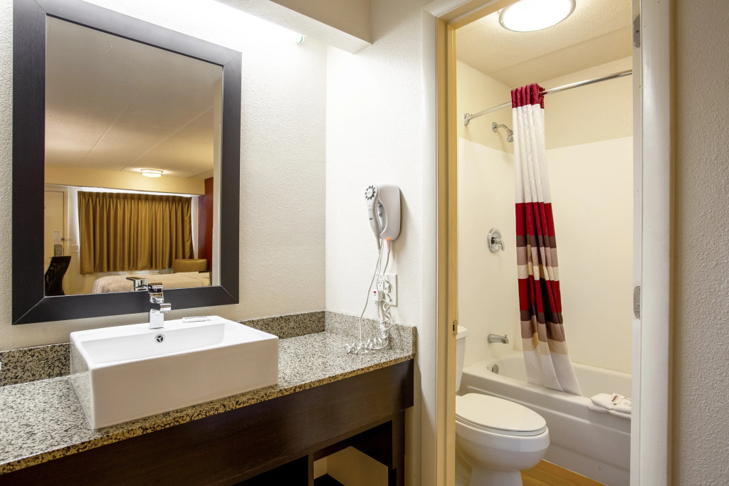 Red Roof Inn PLUS+ Pittsburgh South - Airport