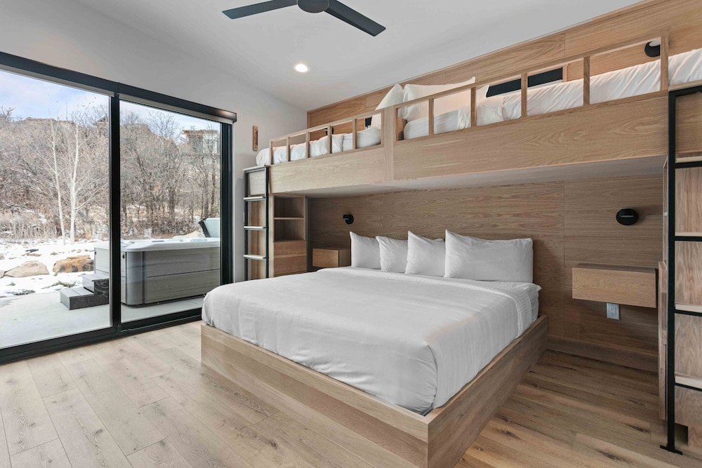 Family Friendly Ski House 5 Bedroom Home