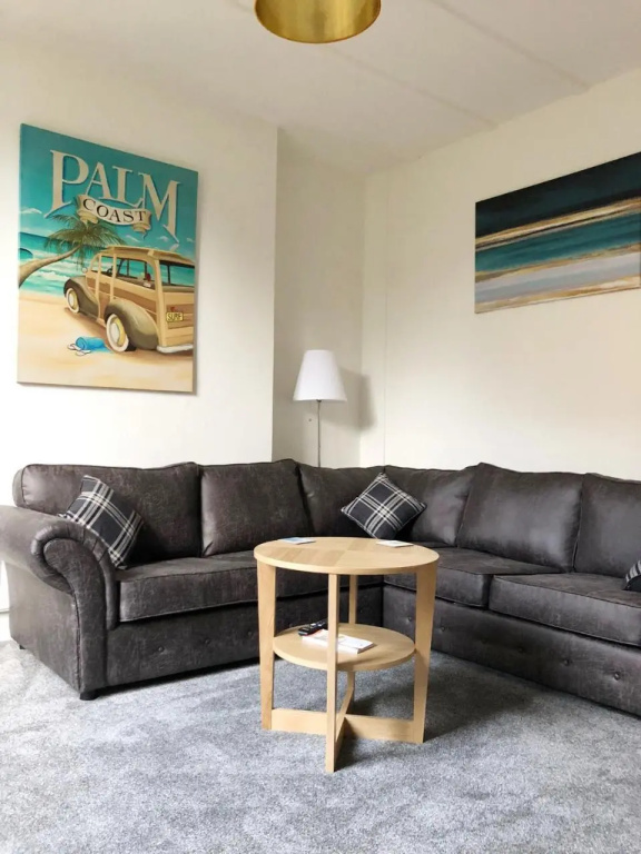 The Chine- A Spacious Studio Close to the Beach