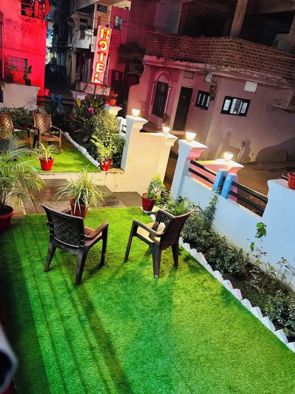 Gokul hotel