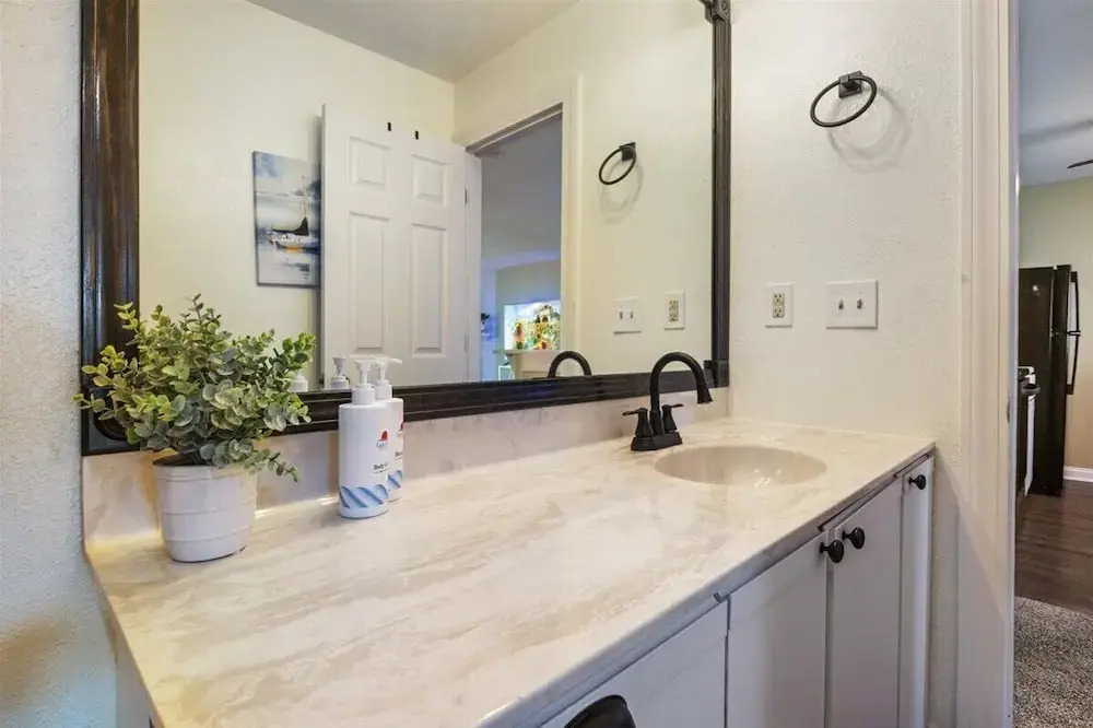 Cozy Pet-friendly Condo w/ Pool