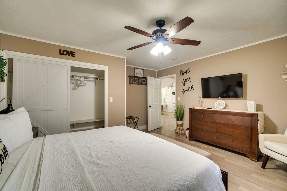 Sevierville Family Home w/ Hot Tub!