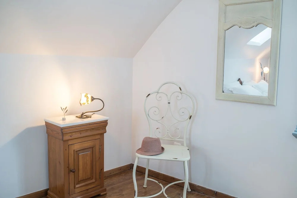 Oia Captain's Villa