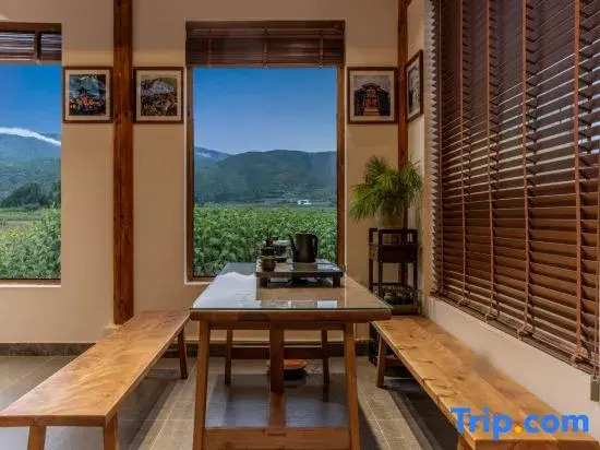 Shaxi Inviting Moon Guesthouse