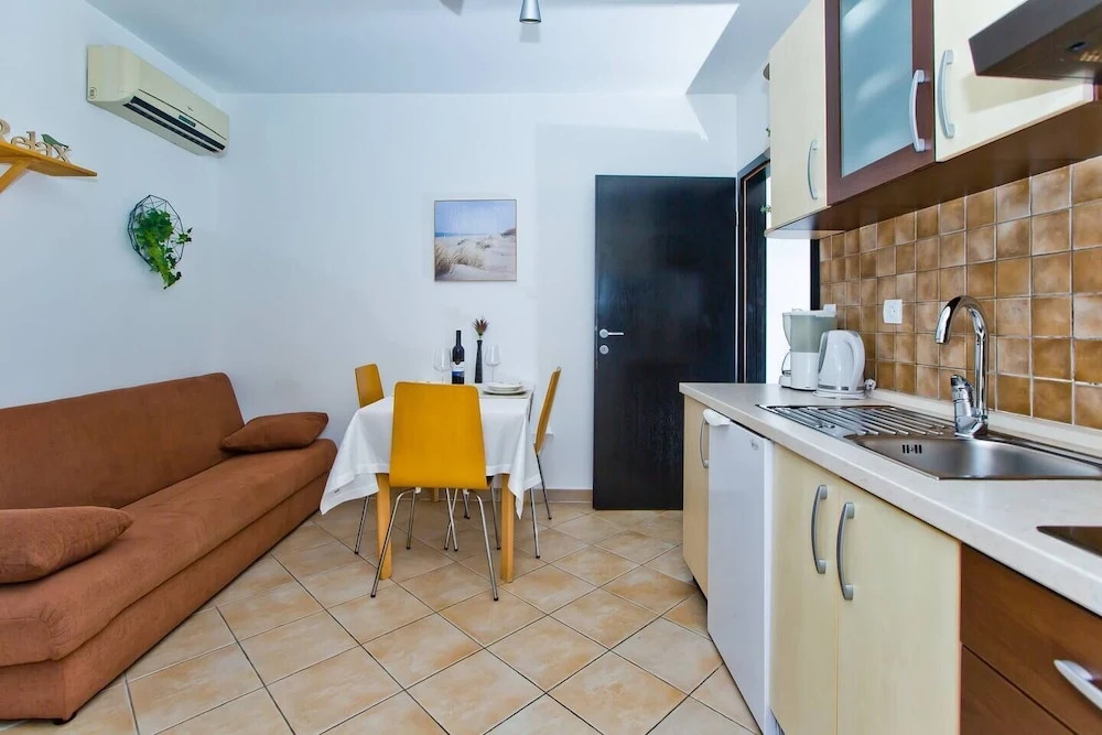 Apartments Nina Hvar town