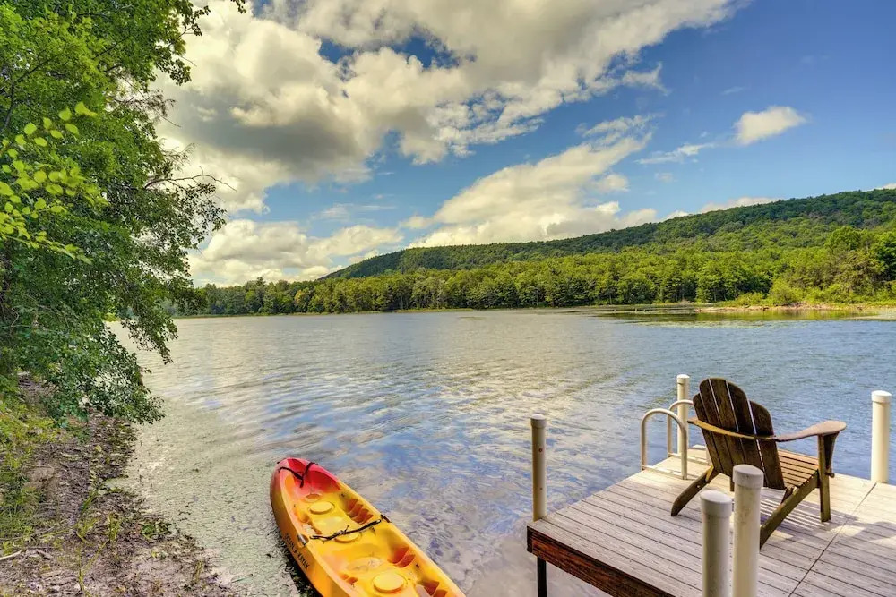 Great Barrington Lakeside Getaway w/ Kayak & Grill