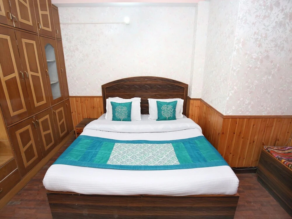 OYO 10305 Home 1 BHK Himsutra Bhattakufar