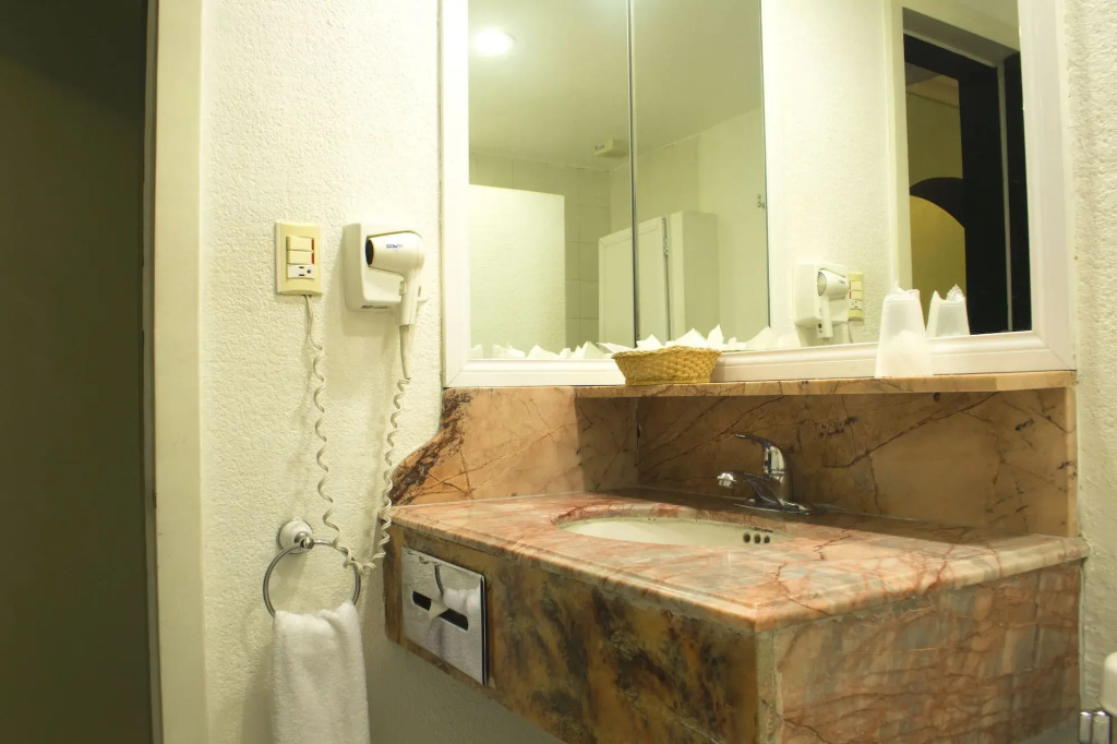 Hotel Leon