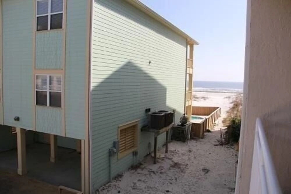 Sugar Beach 133 2 Bedroom Condo by Redawning