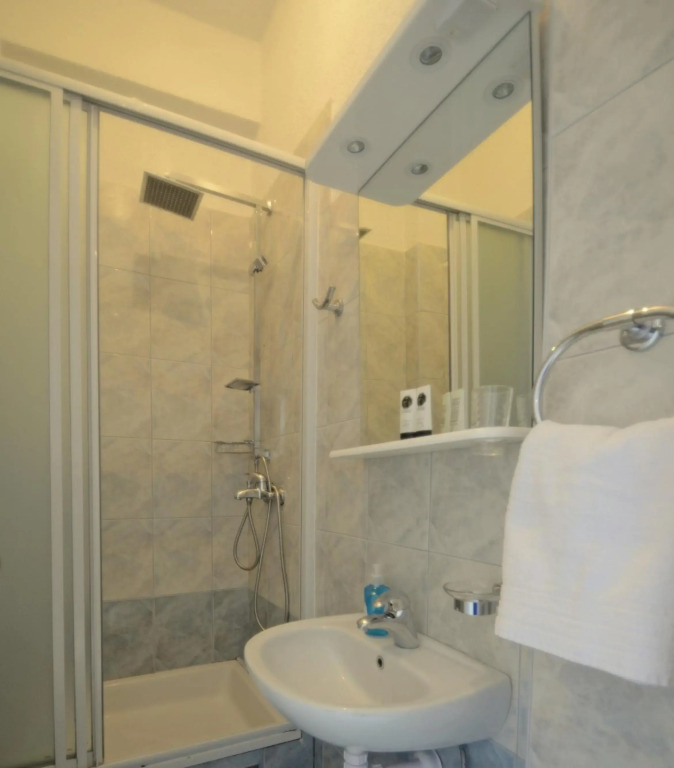 Apartments and rooms with WiFi Split - 18909