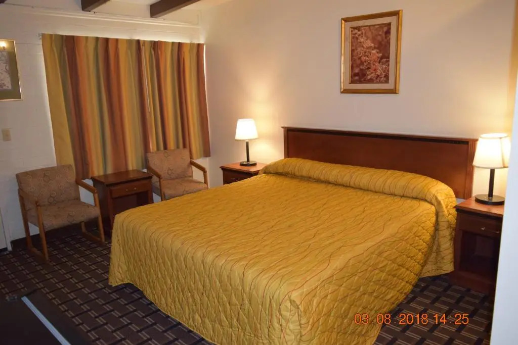 Stanlunds Inn and Suites