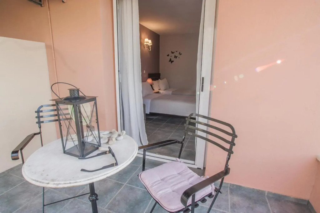 Tellis Holiday Rooms